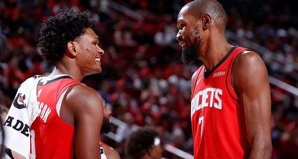 伊森22+5+5助火箭大胜篮网 单场5记三分扫除续约质疑